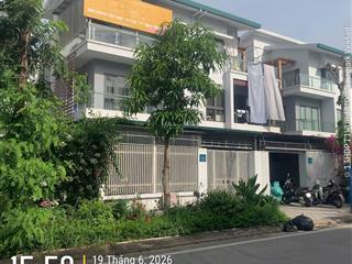 Cho thuê liền kề 90m2, 3 tầng ở tasco xuân phương, ô tô đỗ tránh