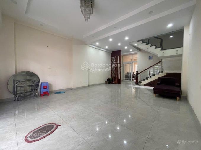 Cho thuê nhà ở mỹ đình 125m2x4 tầng, 6 phòng ngủ, lô góc, oto đỗ cửa