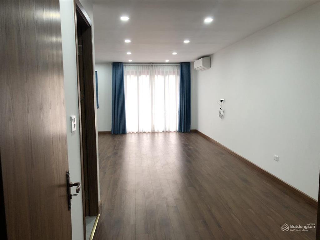 Cho thuê nhà 7 tầng ở hồ tùng mậu, thang máy, ô tô đỗ tránh, đầy đủ pccc.