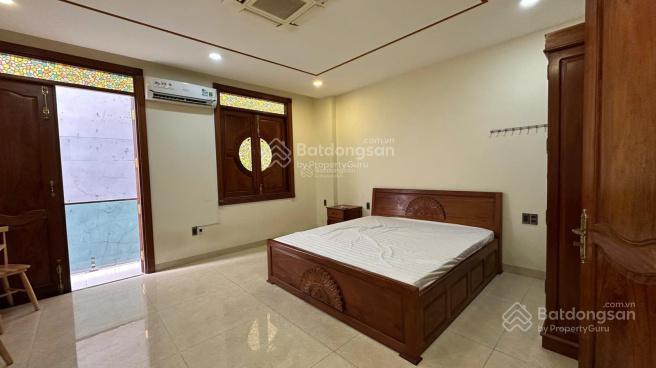 Cho thuê nhà 5 tầng ở nguyễn cơ thạch, mặt tiền rộng, 3 mặt thoáng, ô tô đỗ mấy chiếc.