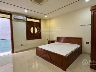 Cho thuê nhà 5 tầng ở nguyễn cơ thạch, mặt tiền rộng, 3 mặt thoáng, ô tô đỗ mấy chiếc.