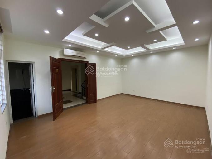 Cho thuê nhà ở mễ trì thượng 120m2, 4 tầng, vỉa hè, ô tô đỗ tránh