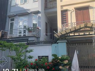 Cho thuê nhà ở mễ trì thượng 120m2, 4 tầng, vỉa hè, ô tô đỗ tránh