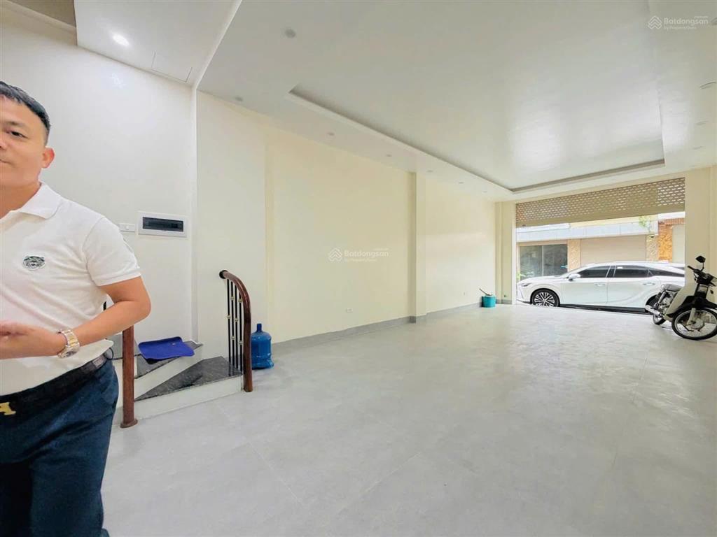 Cho thuê nhà lai xá 60m², 6 tầng, ô tô đỗ cửa có thang máy