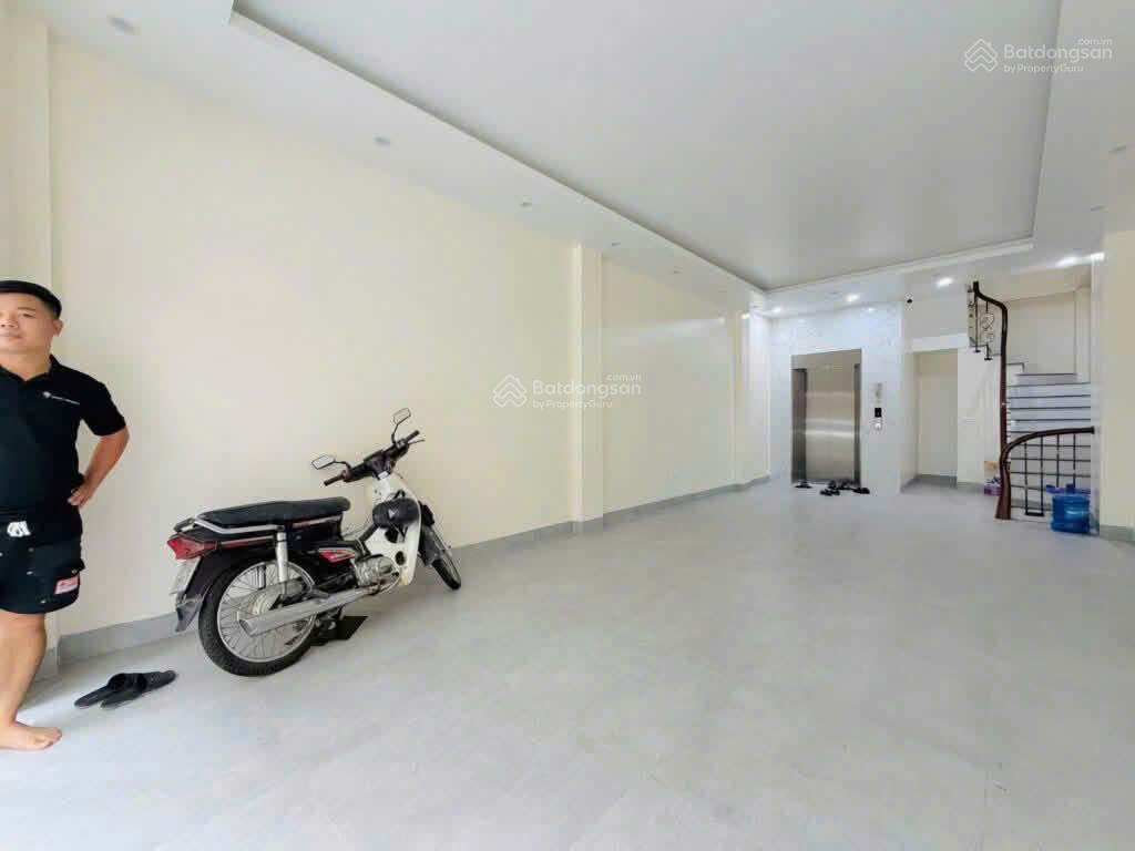 Cho thuê nhà lai xá 60m², 6 tầng, ô tô đỗ cửa có thang máy