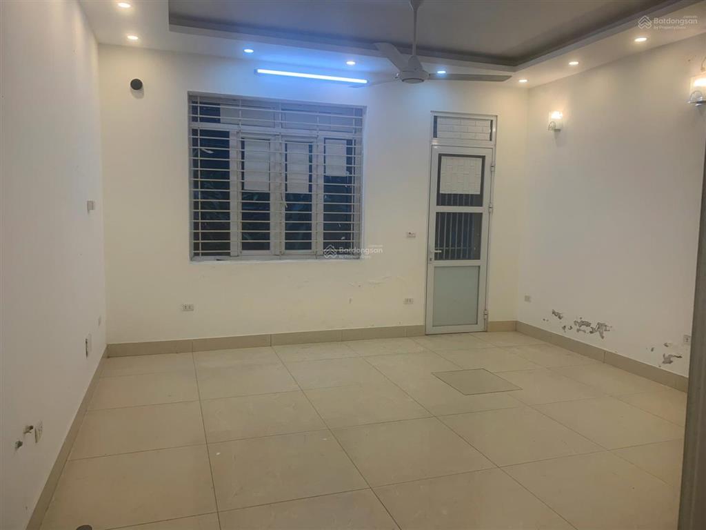 Nhà riêng cầu diễn 75m x 4 tầng, 5 pn, oto đỗ cửa làm văn phòng và ở