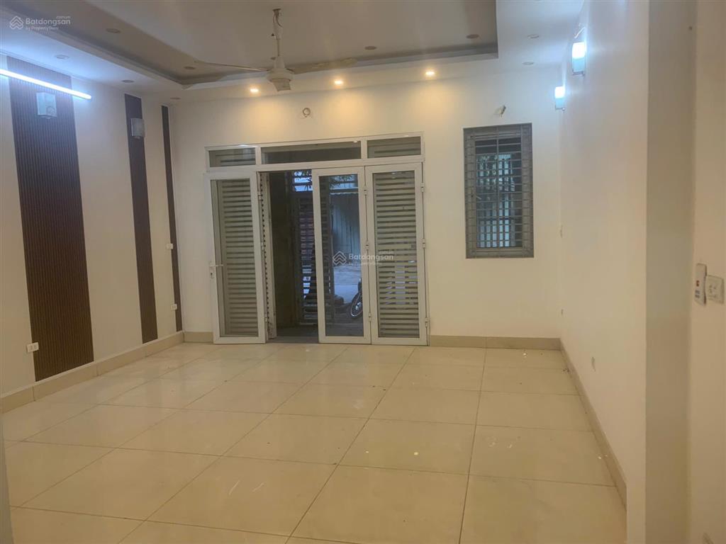 Nhà riêng cầu diễn 75m x 4 tầng, 5 pn, oto đỗ cửa làm văn phòng và ở