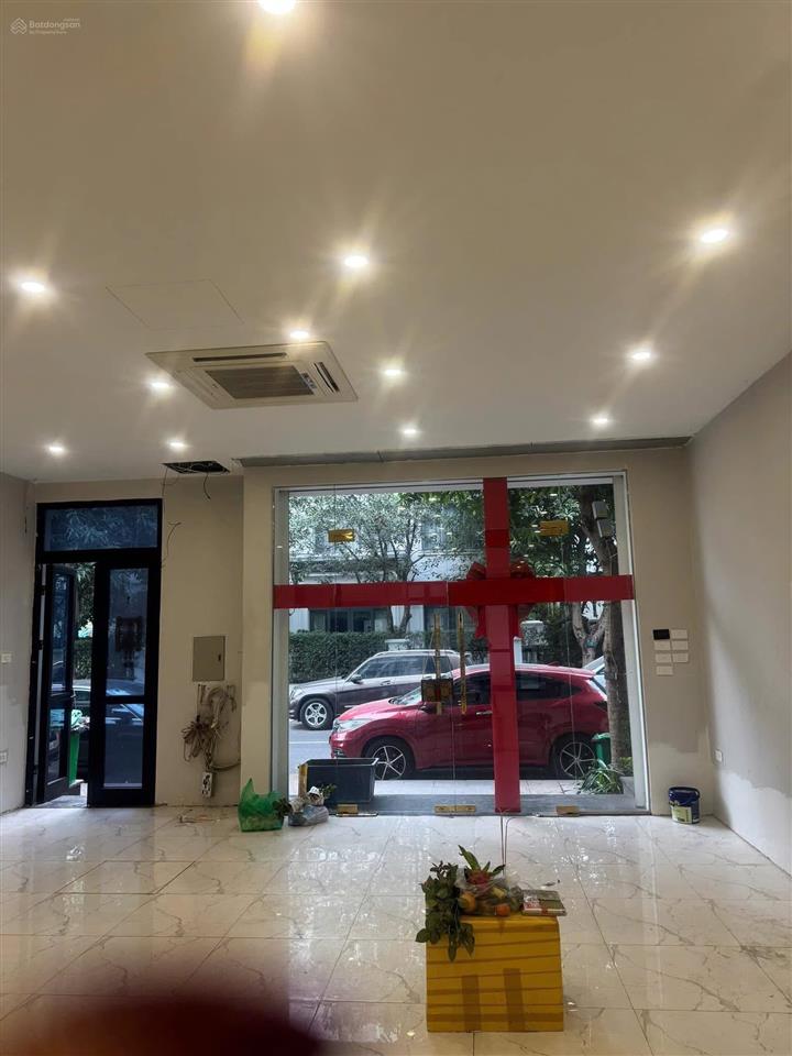 Cho thuê liền kề lô góc ở hàm nghi, thang máy, mới tinh, ô tô tải đỗ tránh