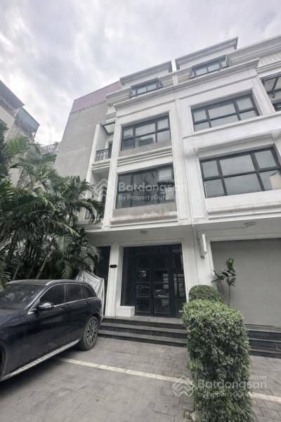 Cho thuê liền kề lô góc ở hàm nghi, thang máy, mới tinh, ô tô tải đỗ tránh