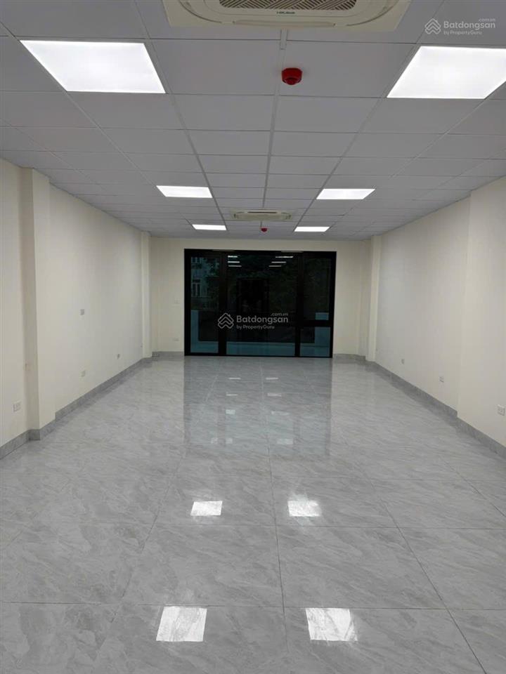 Cho thuê liền kề cuối đường trịnh văn bô,oto tải đỗ tránh, vỉa hè rộng, có thang máy, đầy đủ pccc.