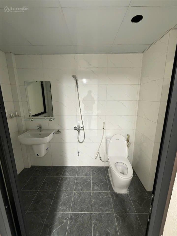 Cho thuê liền kề cuối đường trịnh văn bô,oto tải đỗ tránh, vỉa hè rộng, có thang máy, đầy đủ pccc.