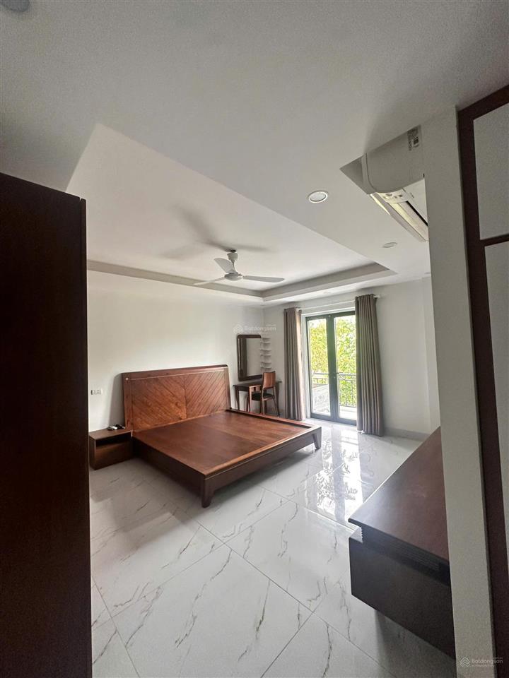 Cho thuê liền kề xuân phương 100m2, 5 tầng, full đồ đẹp, thang máy, vỉa hè, ô tô đỗ tránh