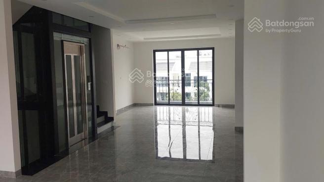 Cho thuê nhà ở 6 tầng ở hồ tùng mậu,2 mặt tiền,thang máy, vỉa hè, ô tô đỗ trước sau nhà.