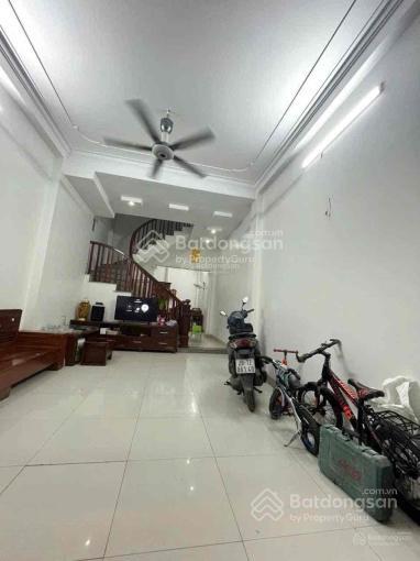 Cho thuê nhà ở mỹ đình, đình thôn 5 tầng,ô tô đỗ
