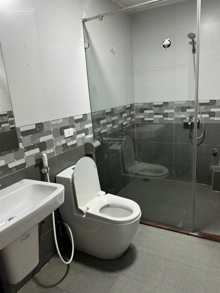 Cho thuê nhà ở hồ tùng mậu 50m x 4 tầng, ô tô đỗ cửa