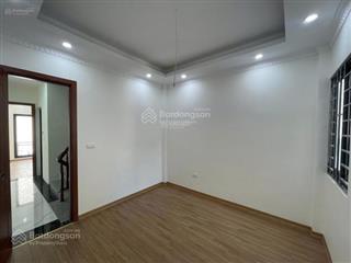 Cho thuê nhà ở hồ tùng mậu 50m x 4 tầng, ô tô đỗ cửa