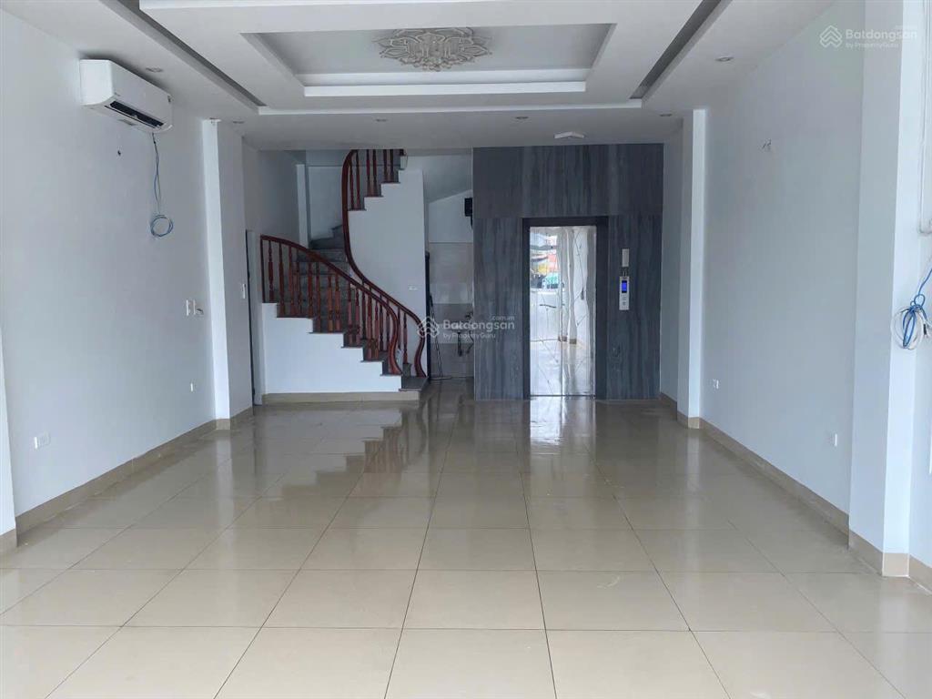 Cho thuê nhà 7 tầng ở lê quang đạo, full thang máy, điều hòa, vỉa hè rộng, kd tốt, oto đỗ tránh.