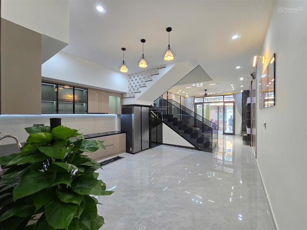 Bán nhà 3 tầng full nội thất cao cấp ngay chợ cẩm lệ đà nẵng