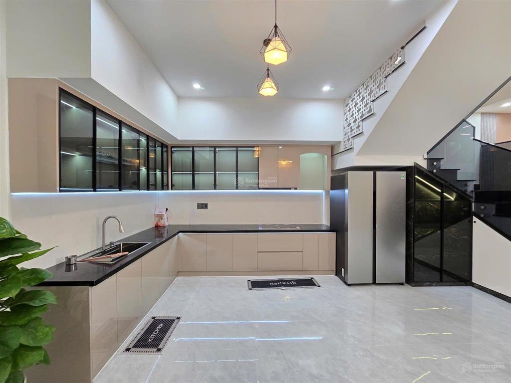 Bán nhà 3 tầng full nội thất cao cấp ngay chợ cẩm lệ đà nẵng
