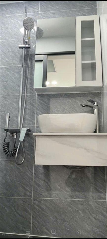 Bán nhà đẹp mới xây 1 trệt 1 lầu hẻm ô tô, ngắn và thông suốt, gần chợ.