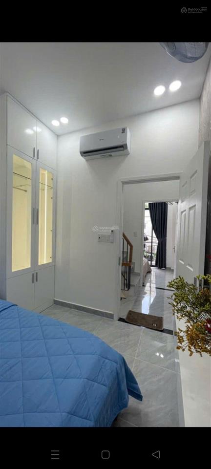 Bán nhà đẹp mới xây 1 trệt 1 lầu hẻm ô tô, ngắn và thông suốt, gần chợ.