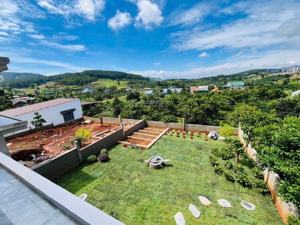 Bán căn nhà nghỉ dưỡng ven đà lạt view cao thoáng đẹp thiết kế trang trọng phù hợp nghỉ dưỡng