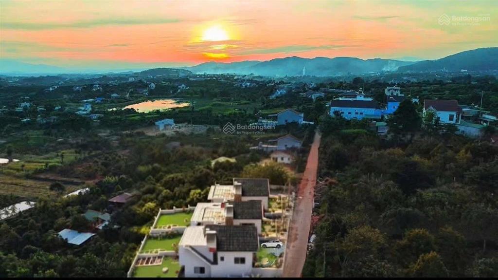 Bán căn nhà nghỉ dưỡng ven đà lạt view cao thoáng đẹp thiết kế trang trọng phù hợp nghỉ dưỡng