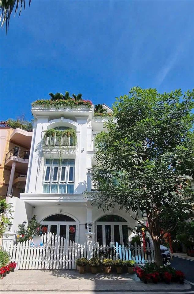 Cực vip biệt thự lô góc 2 mặt thoáng nguyễn trọng tuyển  tân bình  nội thất đẹp ạ