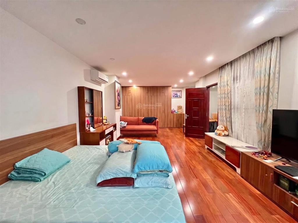 Nhà đẹp 83m² hoàng văn thụ  4 pn  phú nhuận  nội thất tầng máy xịn  0932 903 ***