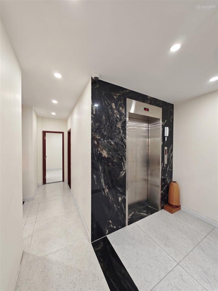 Nhà đẹp 83m² hoàng văn thụ  4 pn  phú nhuận  nội thất tầng máy xịn  0932 903 ***