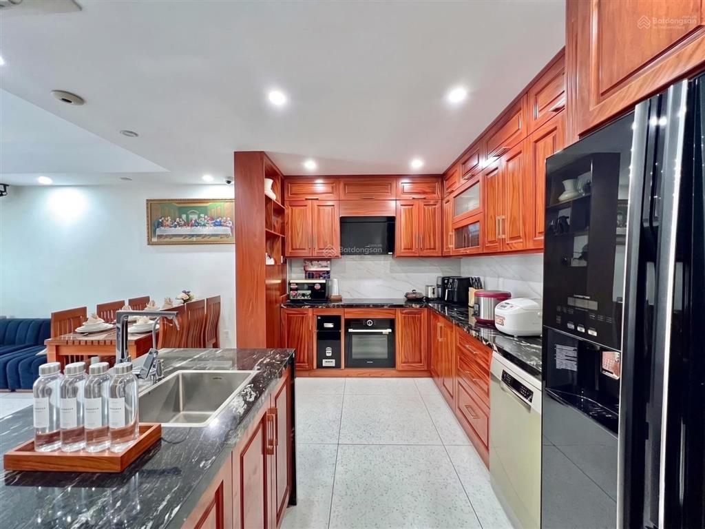 Nhà đẹp 83m² hoàng văn thụ  4 pn  phú nhuận  nội thất tầng máy xịn  0932 903 ***