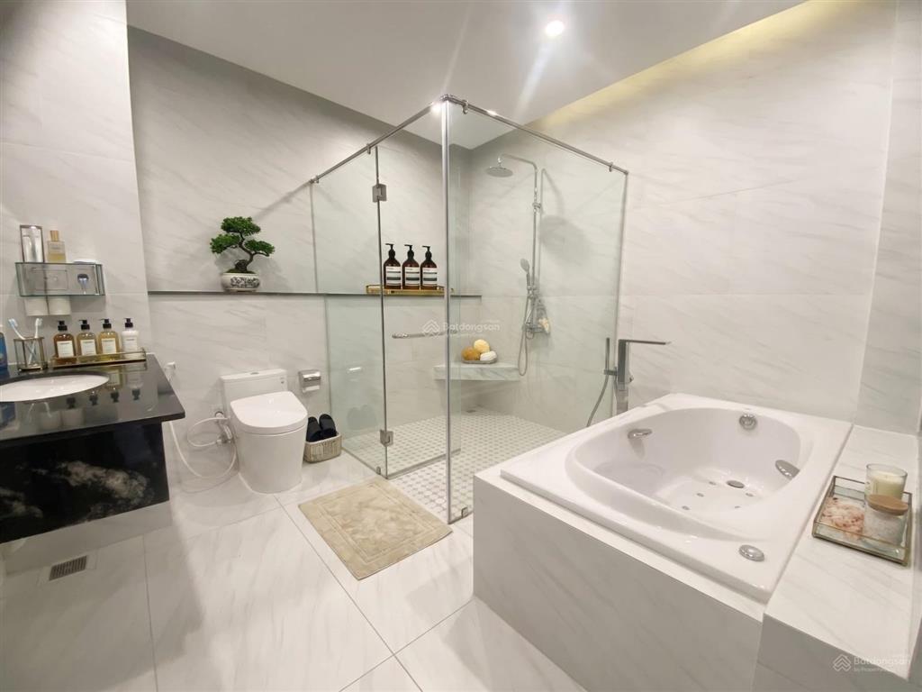 Nhà đẹp 83m² hoàng văn thụ  4 pn  phú nhuận  nội thất tầng máy xịn  0932 903 ***
