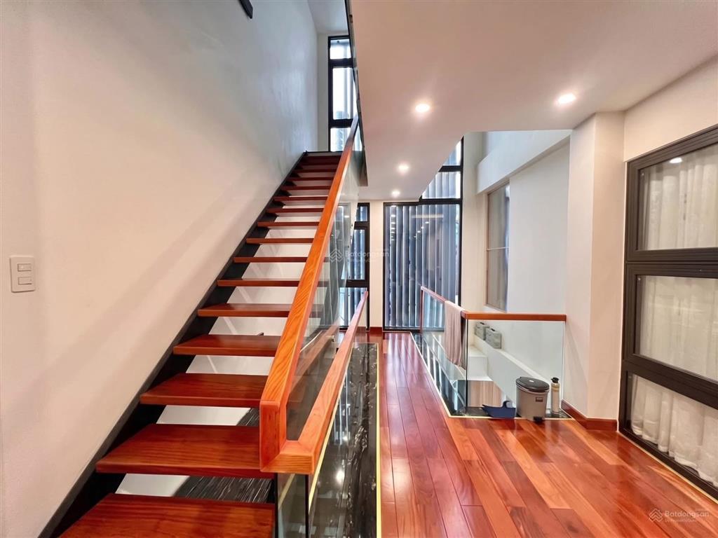 Nhà đẹp 83m² hoàng văn thụ  4 pn  phú nhuận  nội thất tầng máy xịn  0932 903 ***