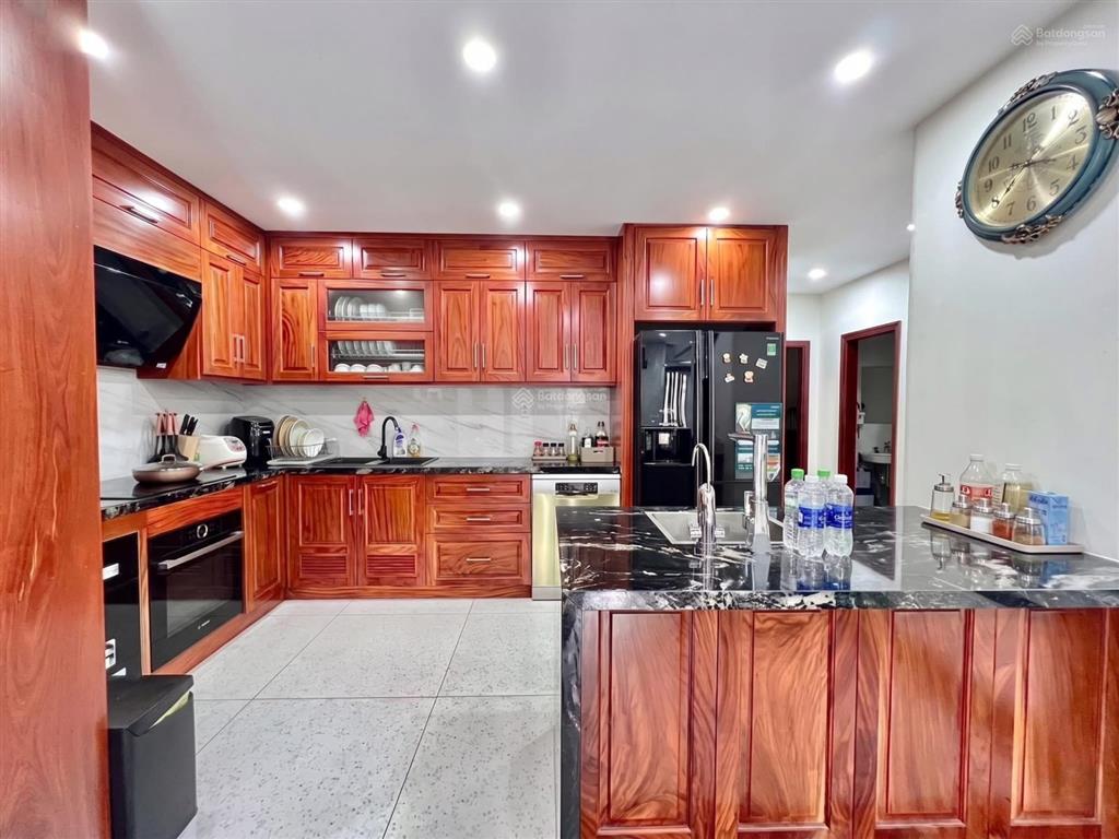 Nhà đẹp 83m² hoàng văn thụ  4 pn  phú nhuận  nội thất tầng máy xịn  0932 903 ***