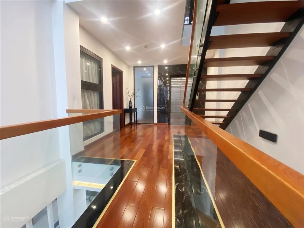 Nhà đẹp 83m² hoàng văn thụ  4 pn  phú nhuận  nội thất tầng máy xịn  0932 903 ***