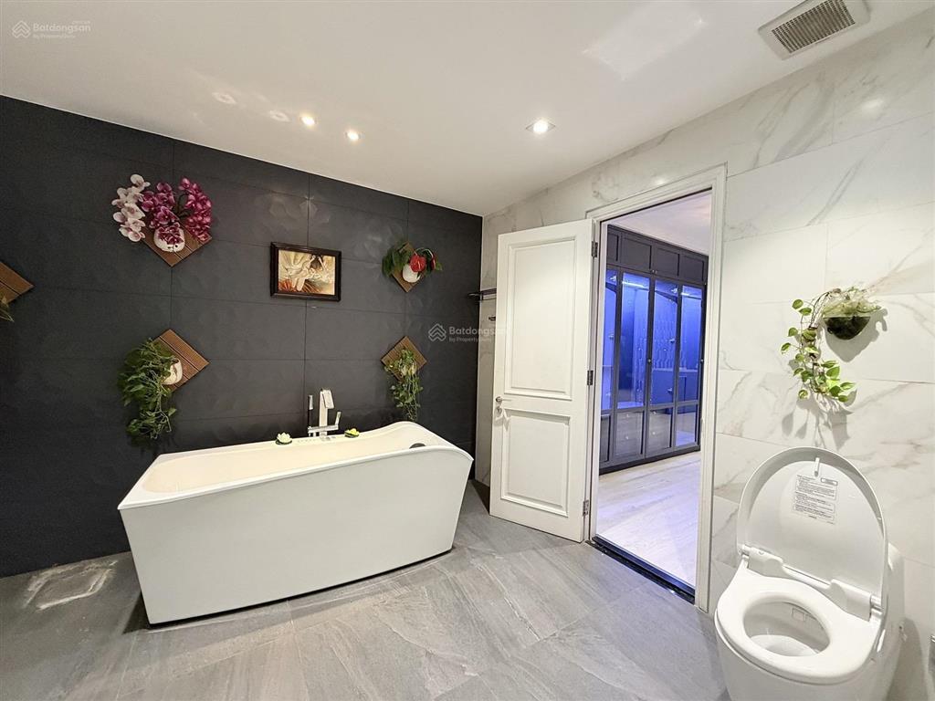 Giảm 5 tỷ! chủ cần bán gấp biệt thự 7 tầng nội thất đẹp hồ văn huê phú nhuận chỉ 4o tỷ (tl)