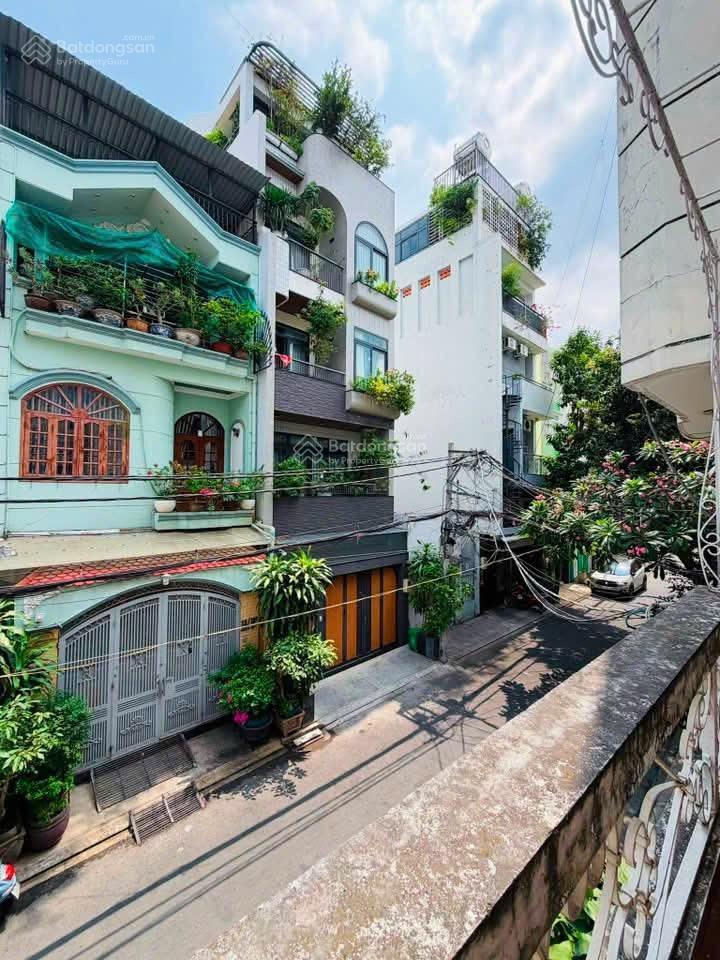 Cực hiếm nhà vô cùng đẹp hẻm ô tô quay đầu đường c1  90m2  đến ngày định cư