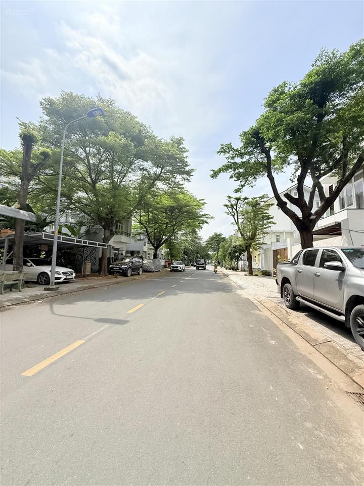 Bán biệt thự gia hoà, phước long b, quận 9. dt 154m2 / 21,5 tỷ.  0966 701 *** mr tấn xem nhà