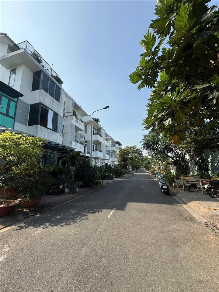 Nhà phố đường phạm trọng cầu kdc gia hòa, phước long b, tp thủ đức. dt 133m2, giá bán 18,3 tỷ tl