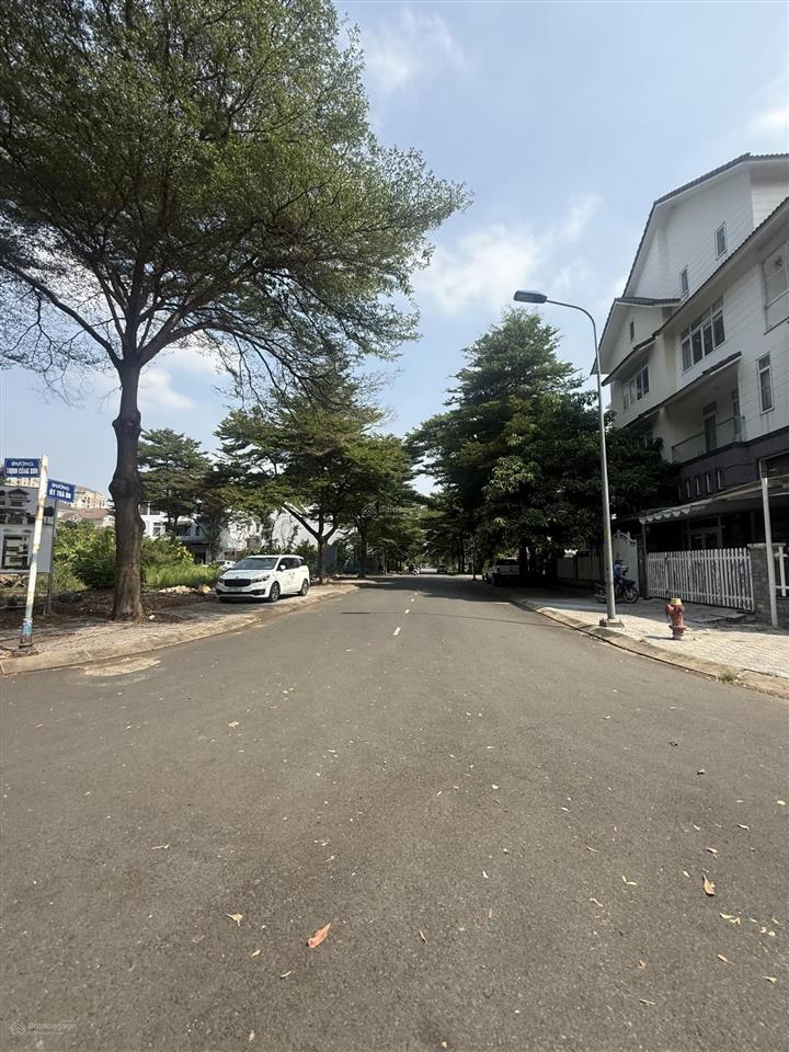 Bán lô đất mặt tiền đường trịnh công sơn, gia hòa, mặt tiền 20m, view sông. dt 300m2, giá 39 tỷ tl