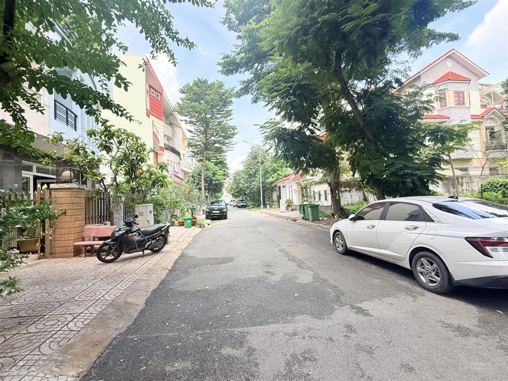 Nhà mặt tiền đường lll (30m) kdc khang điền, phường phước long, tphcm. dt 156m2, giá chỉ 20 tỷ tl