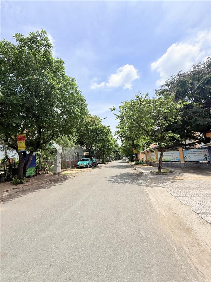 Nhà mặt tiền đường lll (30m) kdc khang điền, phường phước long, tphcm. dt 156m2, giá chỉ 20 tỷ tl