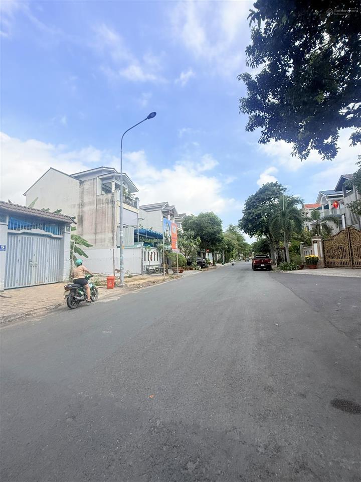 Nhà mặt tiền đường 20 kdc khang điền, phường phước long, tphcm dt 160m2 (8x20)m, giá 22 triệu