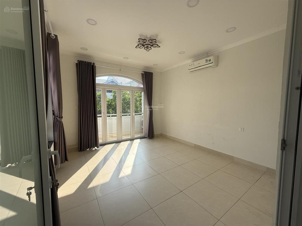 Nhà mặt tiền đường 20 kdc khang điền, phường phước long, tphcm dt 160m2 (8x20)m, giá 22 triệu