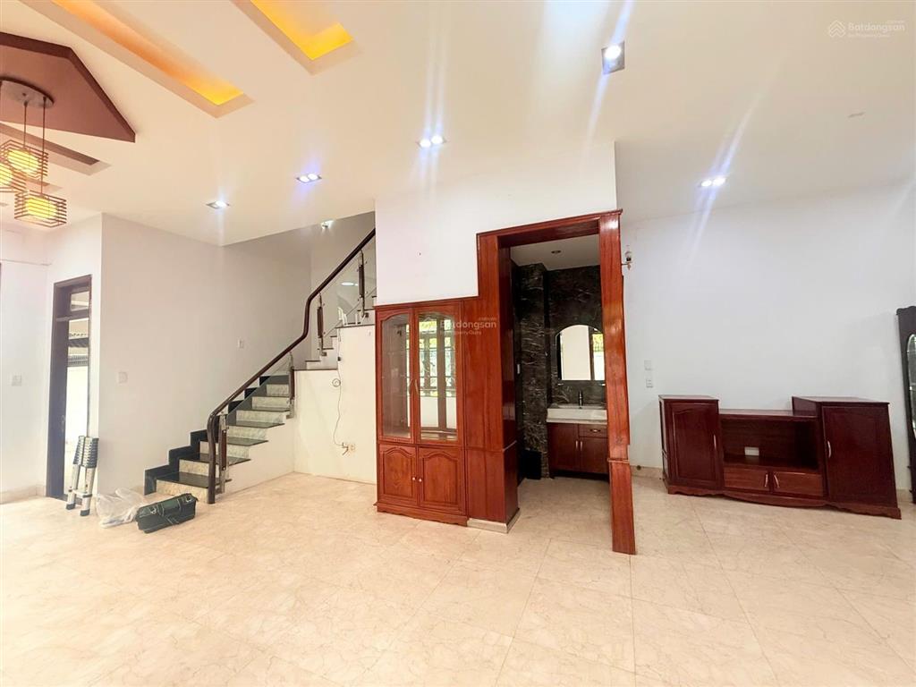 Nhà đường 11 kdc khang điền, phường phước long, tphcm. dt 200m2/22 triệu 1 tháng