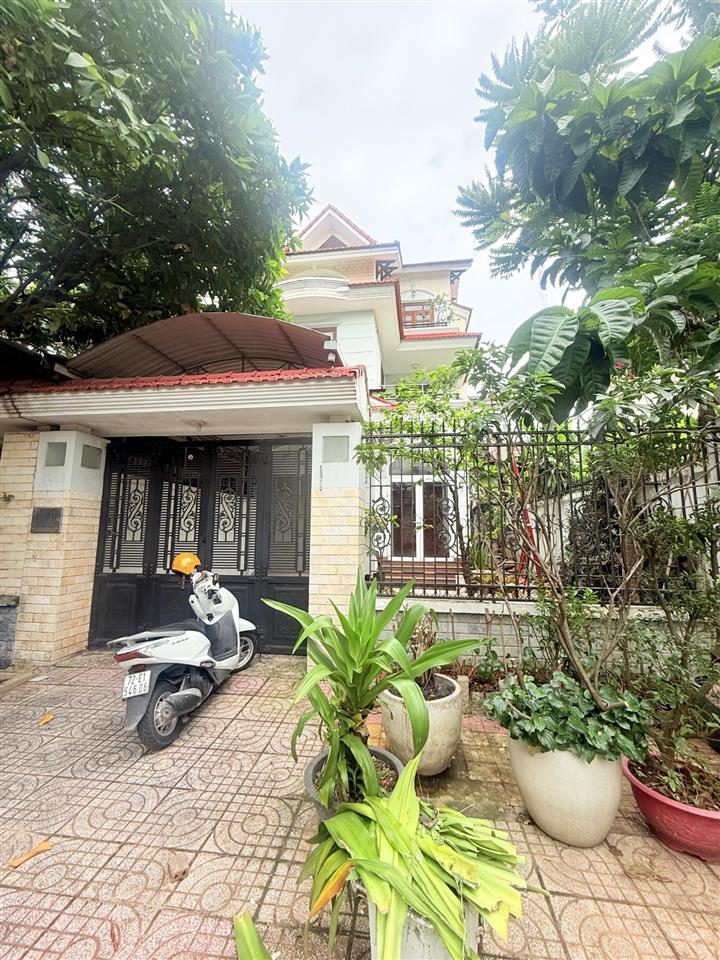 Cho thuê nhà phố 200m2, 4pn, 5wc tại đường 11, p. phước long, hồ chí minh, giá 22 triệu/1 tháng