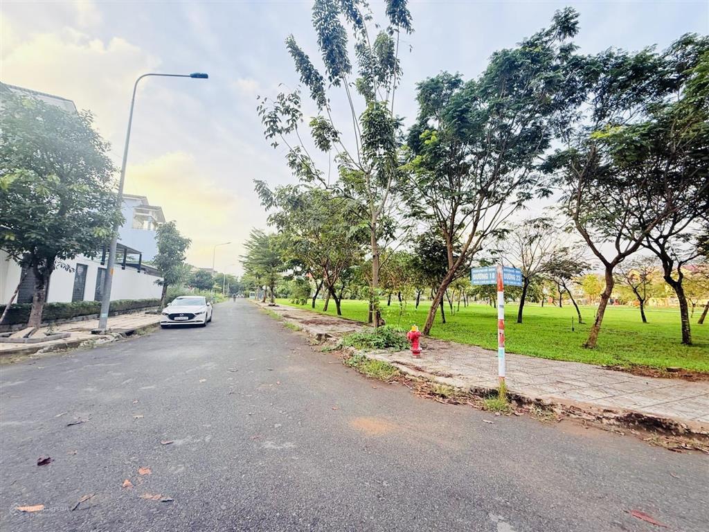 Lô đất kdc khang điền, đối diện công viên, dt 265m2, giá bán 20.5 tỷ