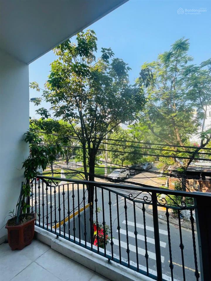 Cho thuê nhà đẹp 4 tầng mặt tiền đường trần thị lý, đà nẵng