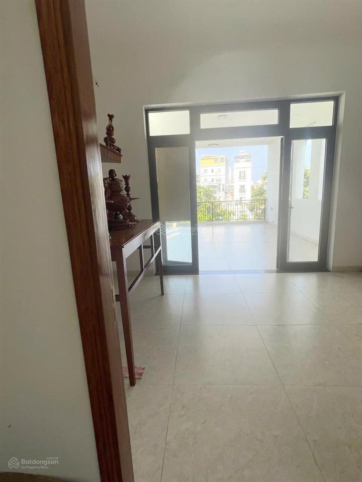 Cho thuê nhà đẹp 4 tầng mặt tiền đường trần thị lý, đà nẵng