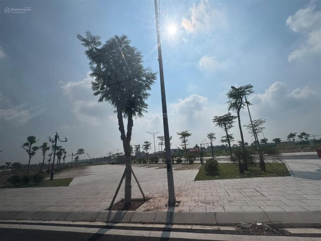 Mở bán ki  ốt thương mại đông giao, cơ hội kinh doanh tại chợ đồ gỗ.  0988 980 ***